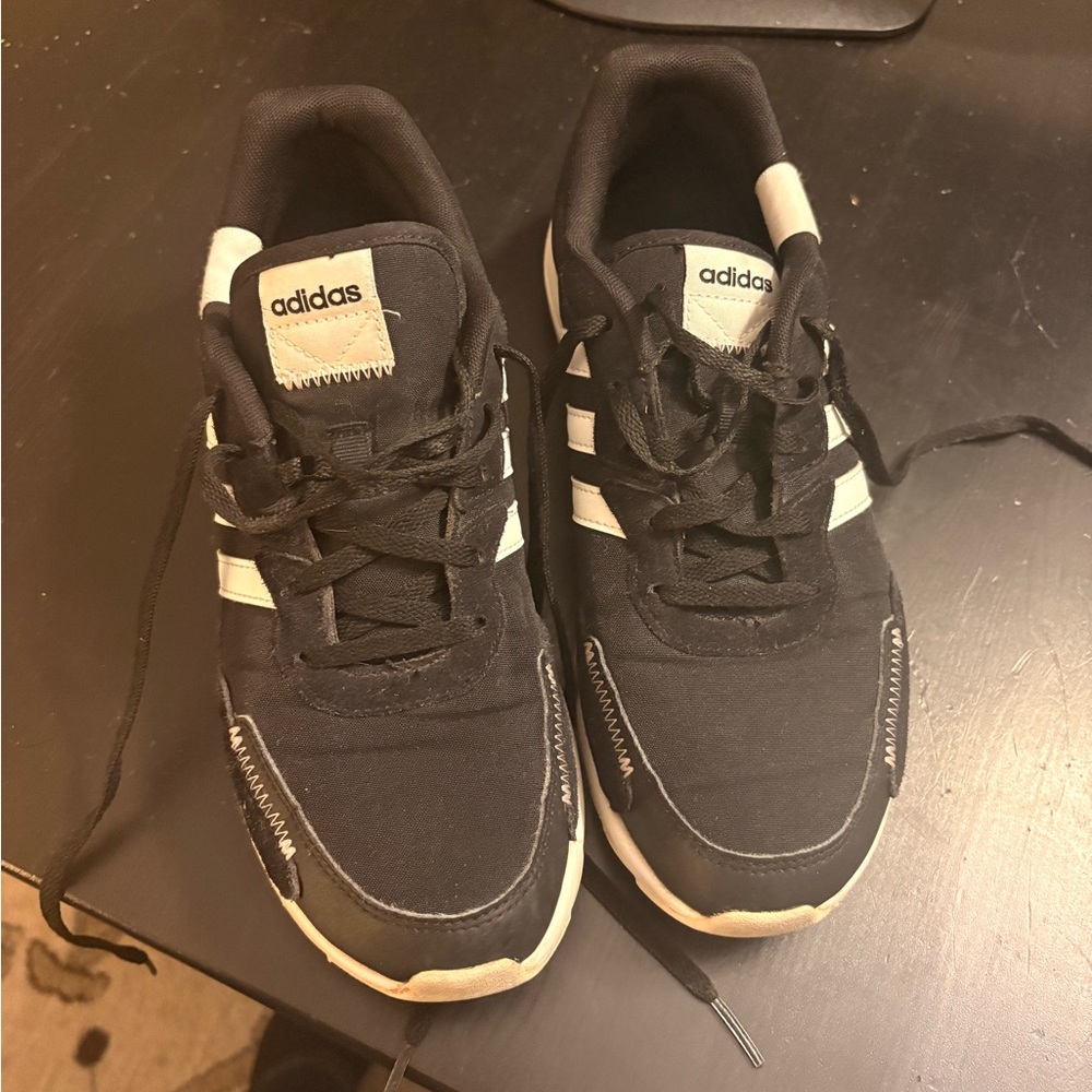 Adidas womensSneakers in Black and White